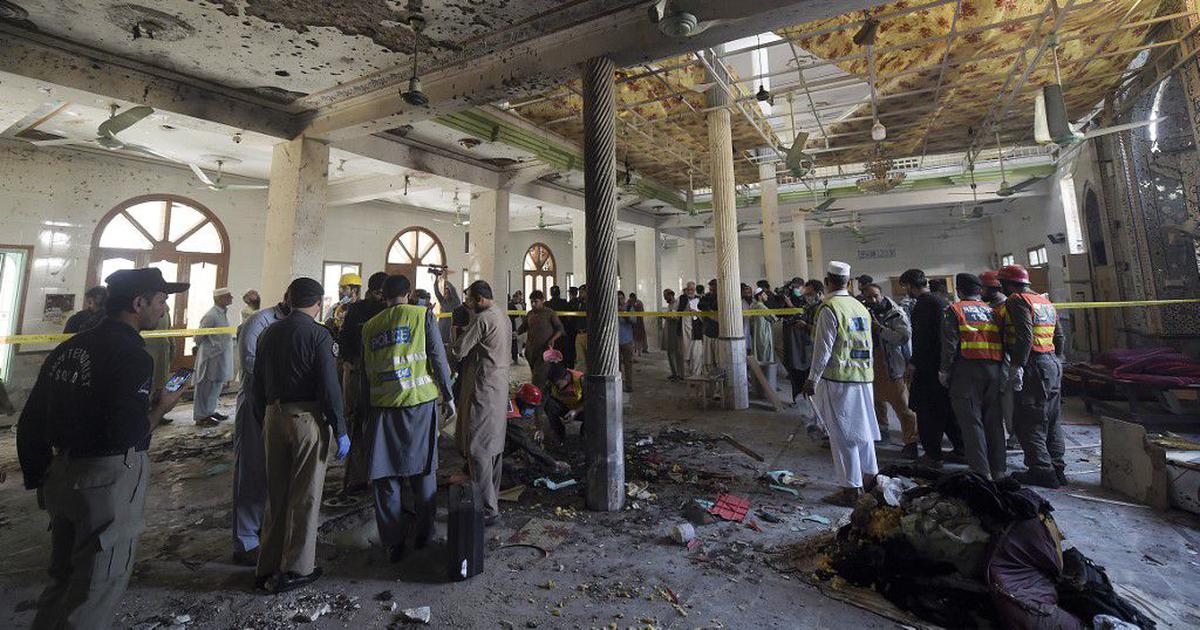 पाकिस्तान में मस्जिद दहली, 61 लोगों की हुई मौत