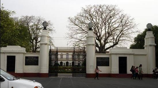 नेहरू मोमेरियल का नाम बदलकर प्रधानमंत्री संग्रहालय और पुस्तकालय कर दिया गया है.
