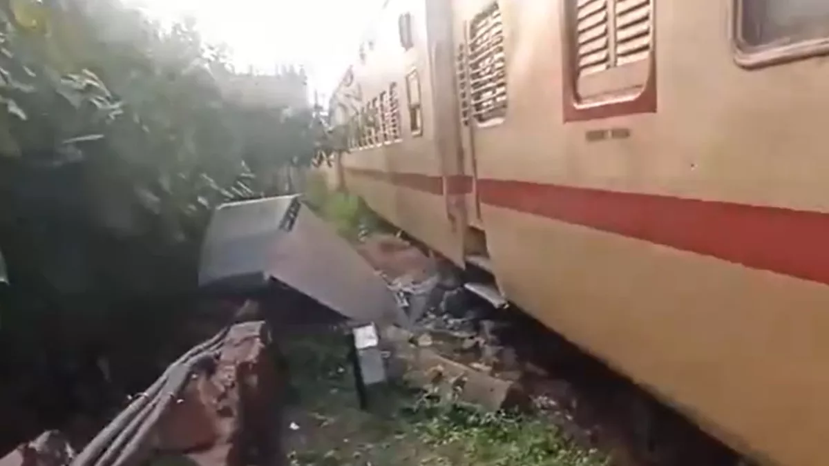 केरल में बड़ा हादसा होते – होते टला कन्नूर – अलप्पुझा ट्रेन हुई डीरेल .